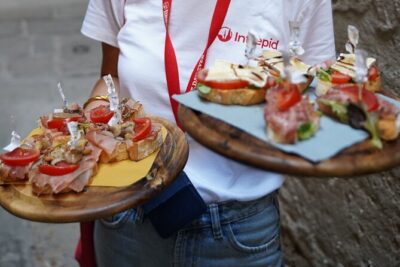 Venice Like a Local: Food, Wine & Spritz Tour with Traghetto Ride