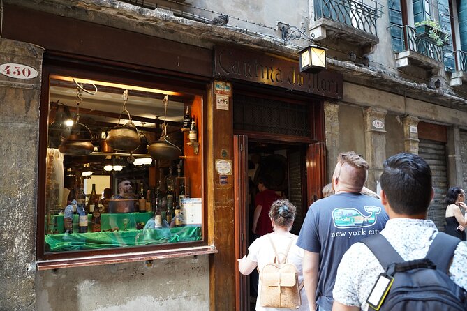 Venice Like a Local: Food, Wine & Spritz Tour with Traghetto Ride - Timing, group size, and practical comfort