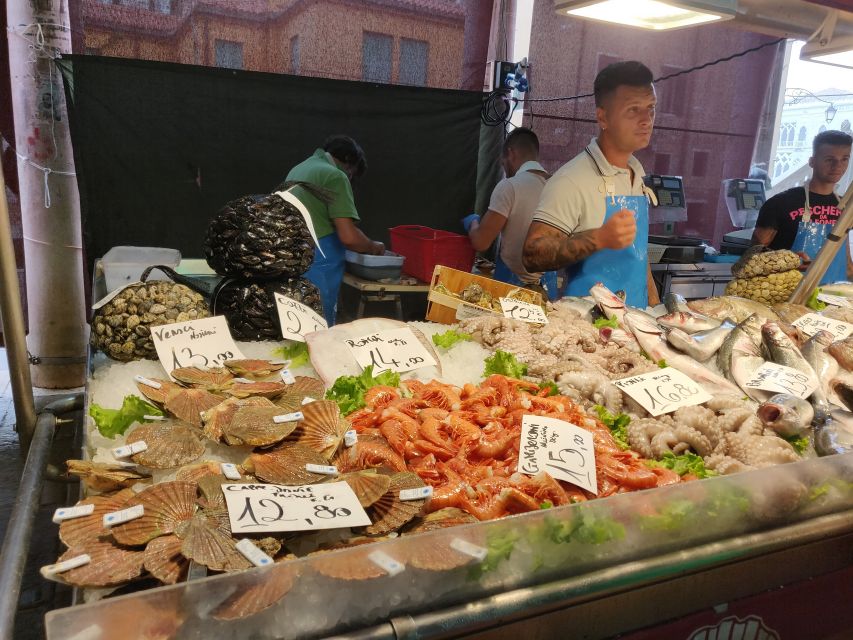 Venice: Local Fish Market With Cicchetti, Lunch, and Wine - Learning the Venetian bacaro tradition