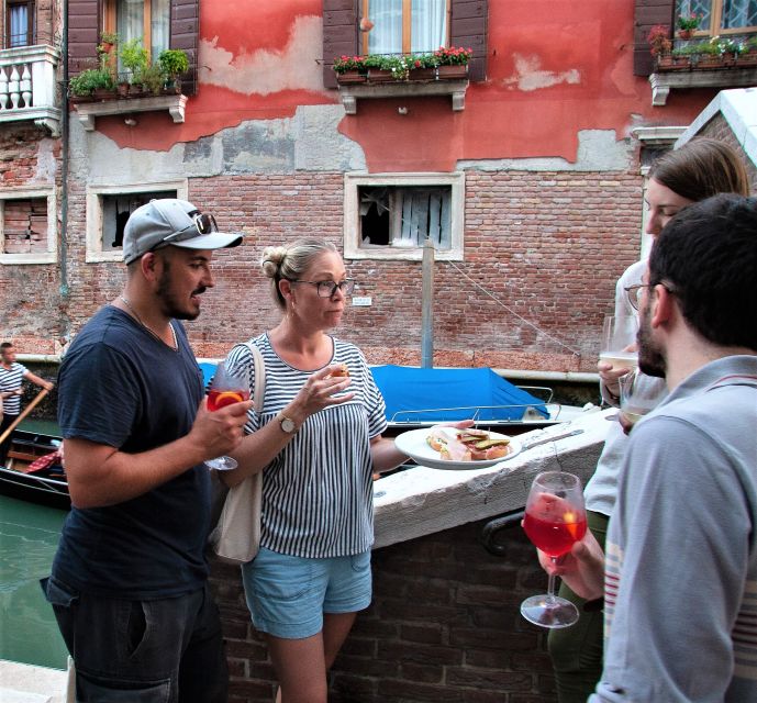 Venice: Local Secrets of Venice Tapas & Wine Walking Tour - Food and wine: what is included
