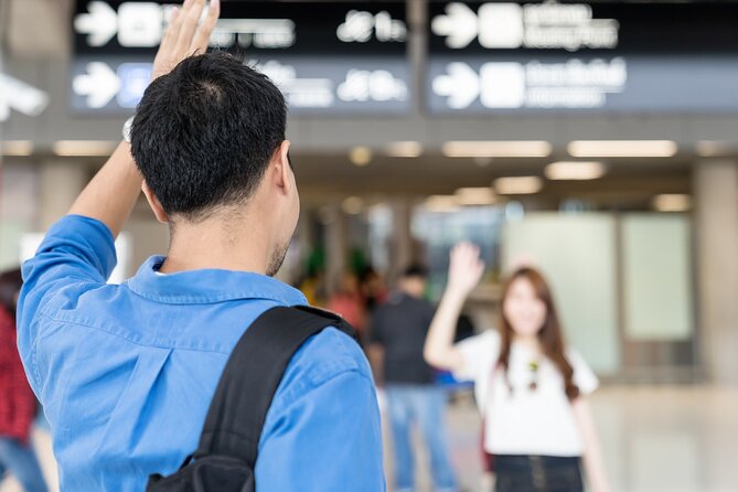 Venice: Marco Polo Airport Private Transfer to Hotel by Car& Boat - The short road ride to the dock