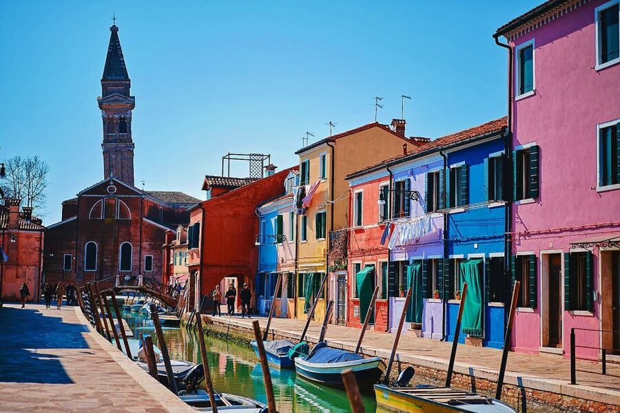 Venice: Murano & Burano Panoramic Boat Tour w/ Glassblowing - Who gets the most from this $29 outing