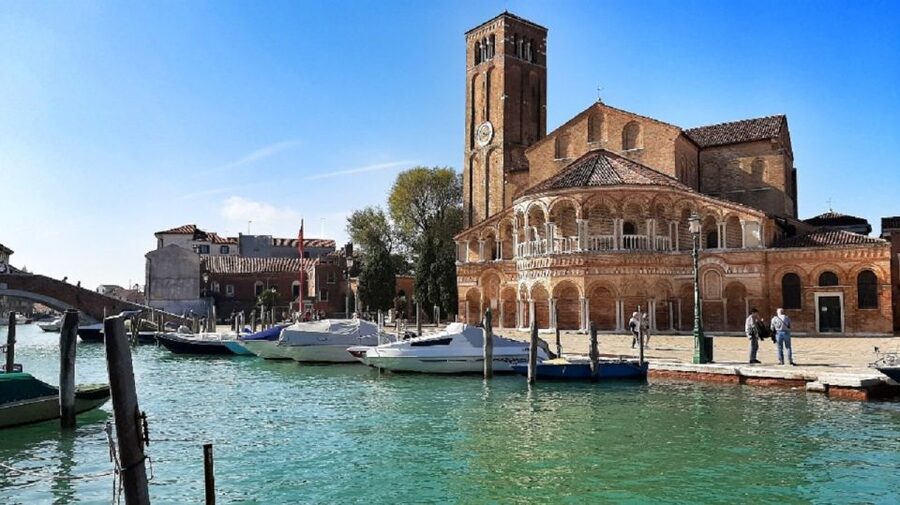 Venice: Murano Island and Glass Factory Private Guided Tour - What the $32 price really gives you