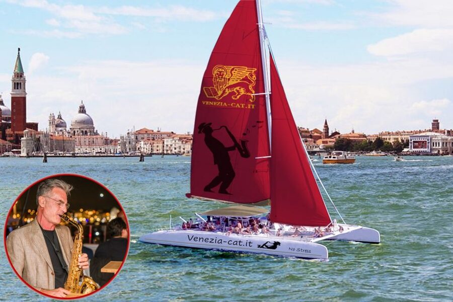 Venice: Night Catamaran Cruise of the Lagoon - Should you book the Venice night catamaran cruise?