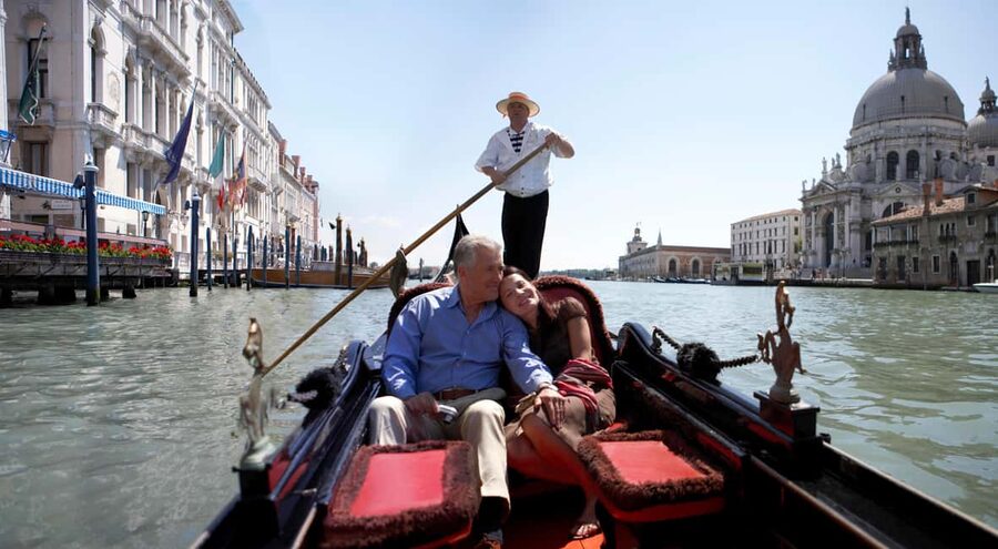 Venice: Off the Beaten Path Private Gondola Ride - Why the quieter canals make this gondola ride different