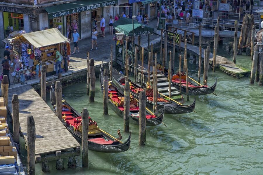 Venice: Off the Beaten Path Private Gondola Ride - The 90-minute trip to Rialto Market
