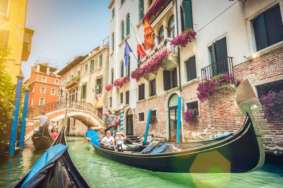 Venice: Off the Beaten Path Private Gondola Ride - Private does not mean fully exclusive to two people
