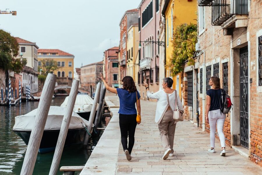 Venice: Off the Beaten Track Private City Tour - Why Dorsoduro makes a good alternative to central Venice