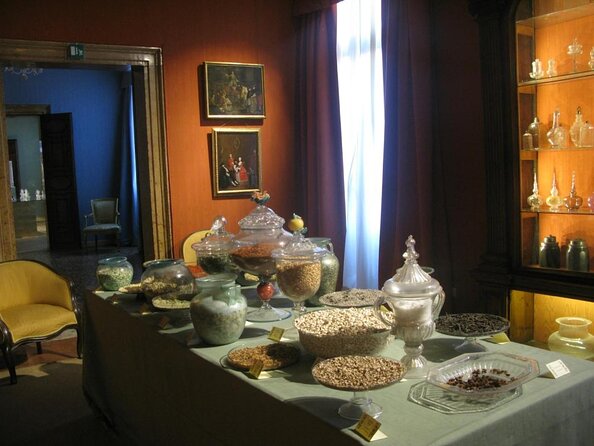 Venice Palazzo Mocenigo: History of Textile, Costume and Perfume - What Palazzo Mocenigo adds to a Venice visit