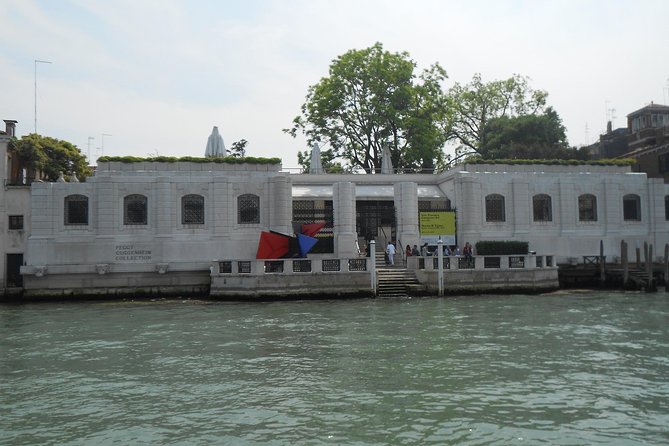 Venice: Peggy Guggenheim Museum Private Tour - Fast-track entry and the first hour inside