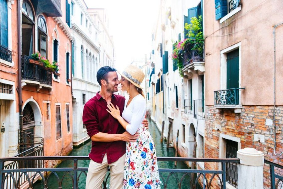 Venice: Photoshoot at Piazza San Marco and the Canals - From awkward posing to natural pictures