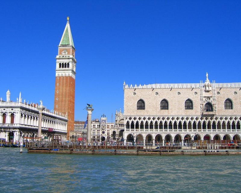 Venice: Private 2-Hour Walking Tour - Canal streets and the Venetian way of life