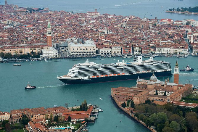 Venice Private Arrival Transfer by Water Taxi: Cruise Port to Central Venice - The final walk to your hotel