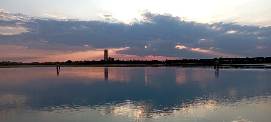 Venice: private boat tour to Murano, Burano, Torcello - Burano, painted houses, and the Buranello cookie
