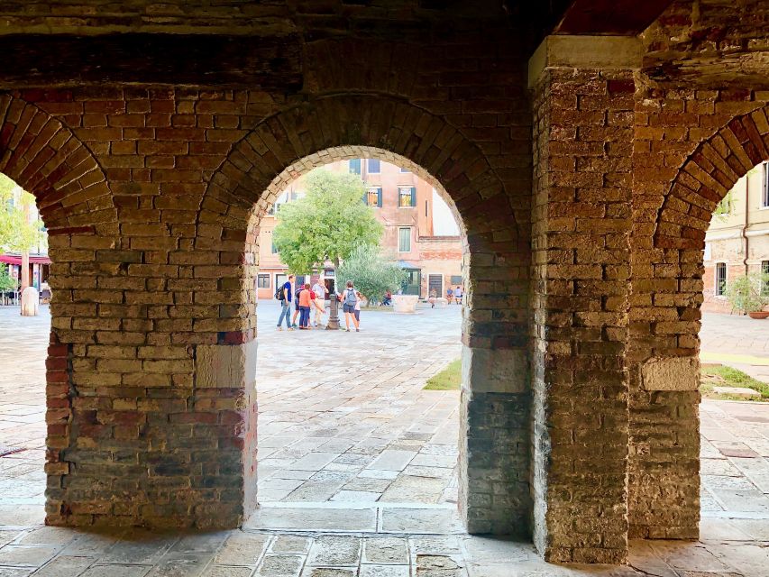 Venice: Private Cannaregio and Jewish Quarter Tour - The northern lagoon views