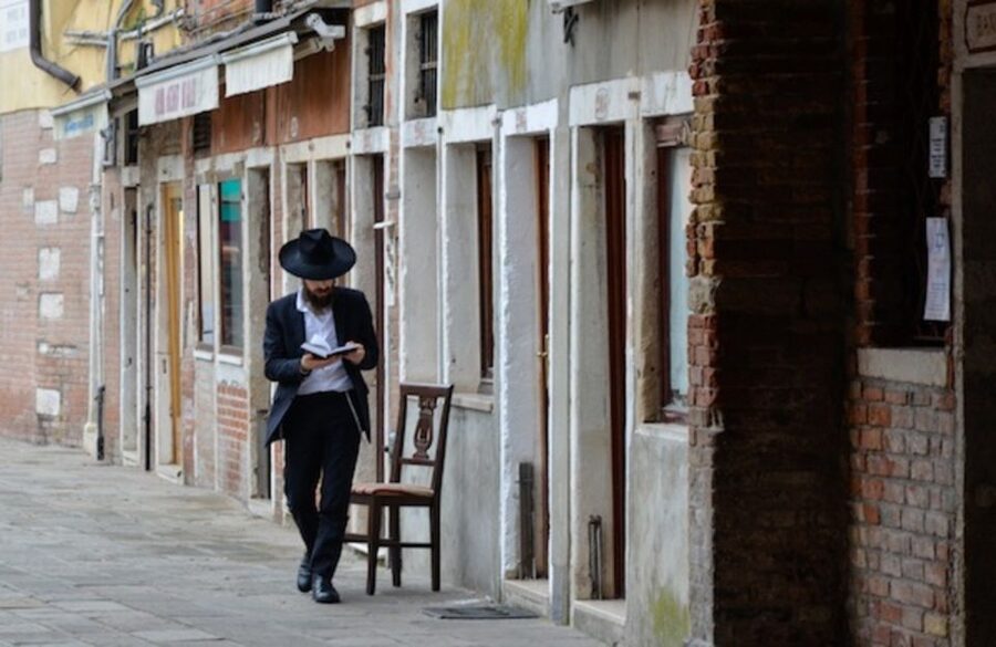 Venice: Private Cannaregio and Jewish Quarter Tour - Guide quality and the small-group advantage