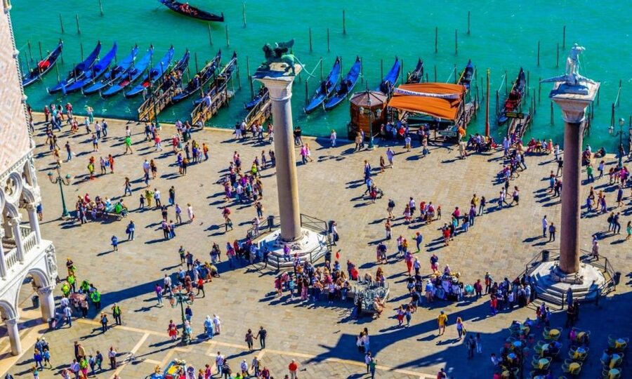 Venice: Private City Hidden Gems and Local Hotspots Tour - Rialto’s lanes and bridges