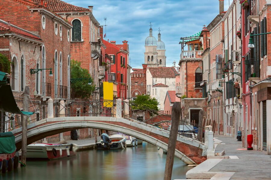 Venice: Private City Hidden Gems and Local Hotspots Tour - Squero di San Trovaso and Venetian boatbuilding
