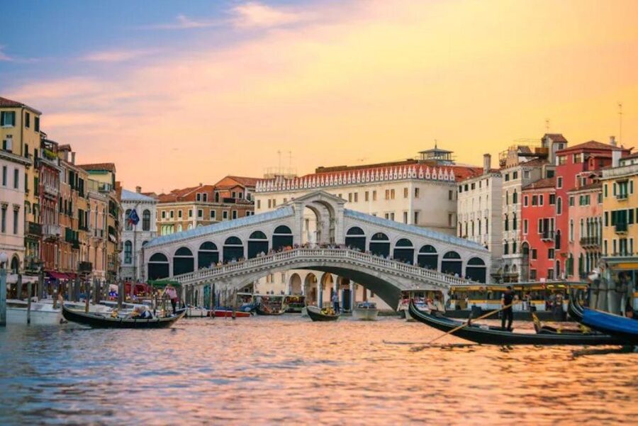 Venice: Private City Hidden Gems and Local Hotspots Tour - Starting between the two great columns