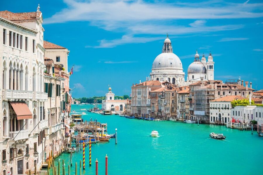 Venice : Private Custom Walking Tour With A Local Guide - Quieter corners and local recommendations