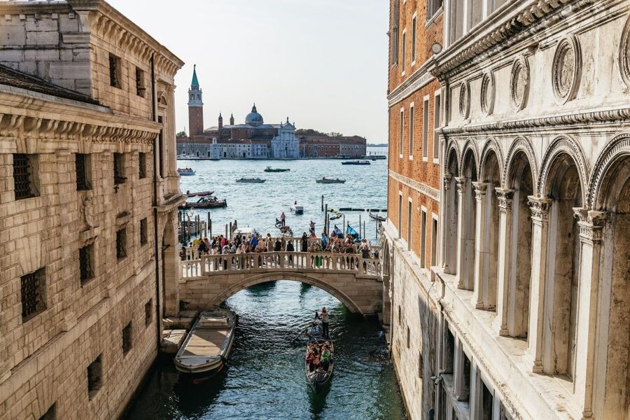 Venice: Private Entry Doge Palace & St. Mark Terraces Tour - Why the early start matters at Doge’s Palace