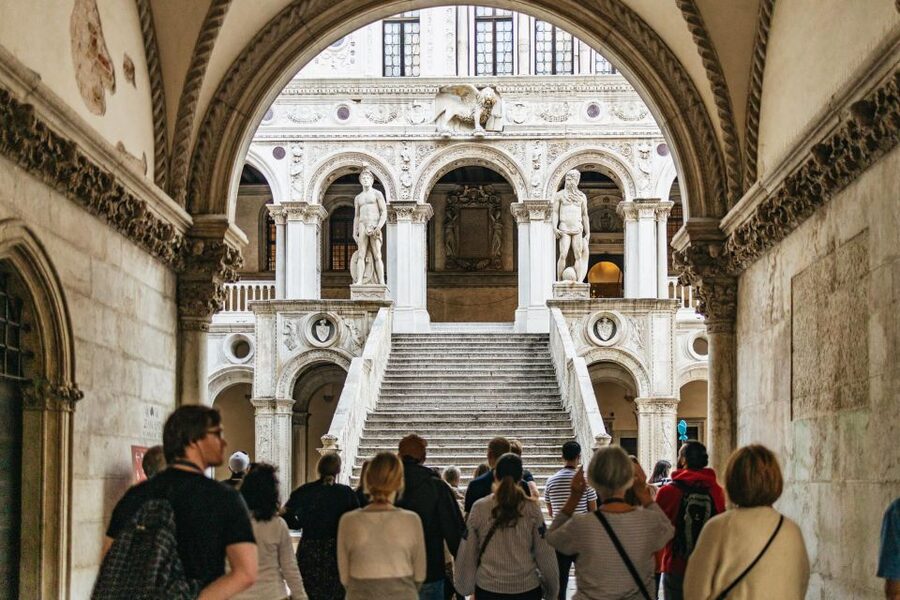 Venice: Private Entry Doge Palace & St. Mark Terraces Tour - Crossing the Bridge of Sighs