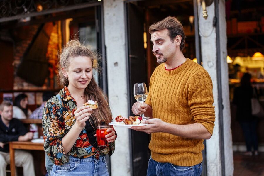 Venice: Private Evening Tour w/ Drinks & Bites in Cannaregio - Why Cannaregio works so well after sunset