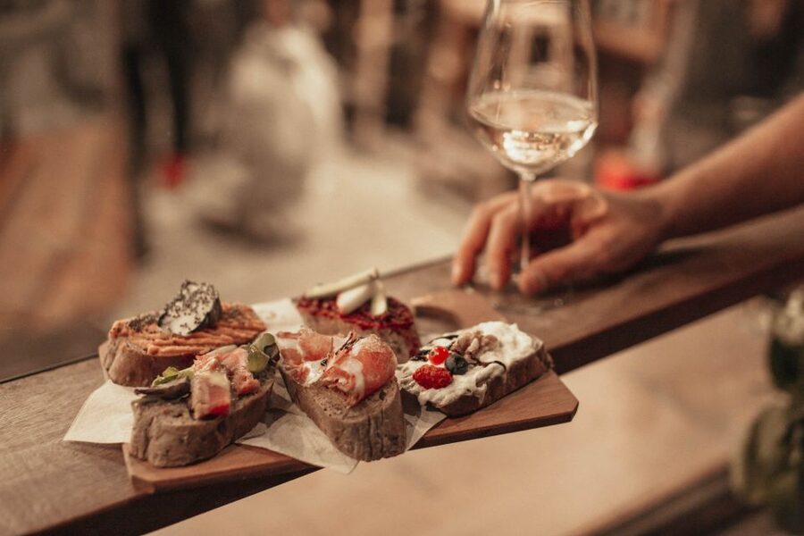 Venice: Private Evening Tour w/ Drinks & Bites in Cannaregio - Should you book this Cannaregio food tour?
