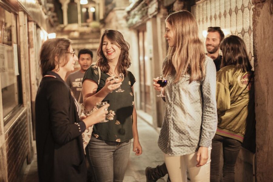 Venice: Private Evening Tour w/ Drinks & Bites in Cannaregio - What the guides add to the experience