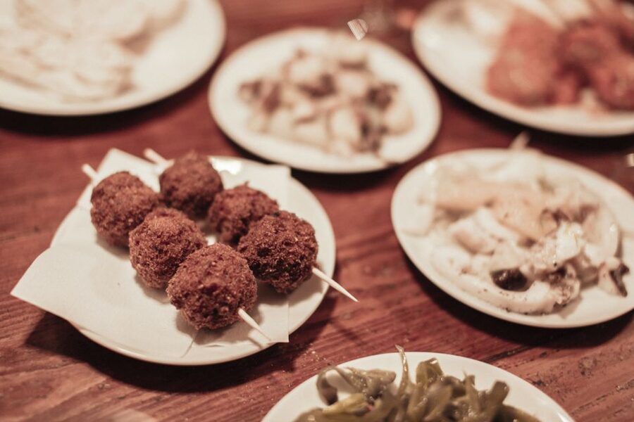 Venice: Private Evening Tour w/ Drinks & Bites in Cannaregio - Practical details before you book