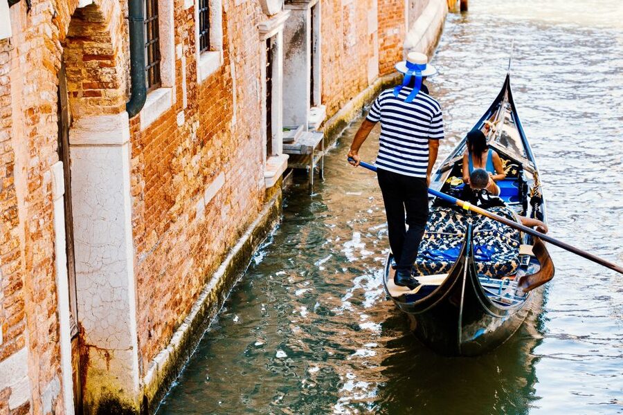 Venice: Private Gondola Ride - Peggy Guggenheim Collection and La Fenice