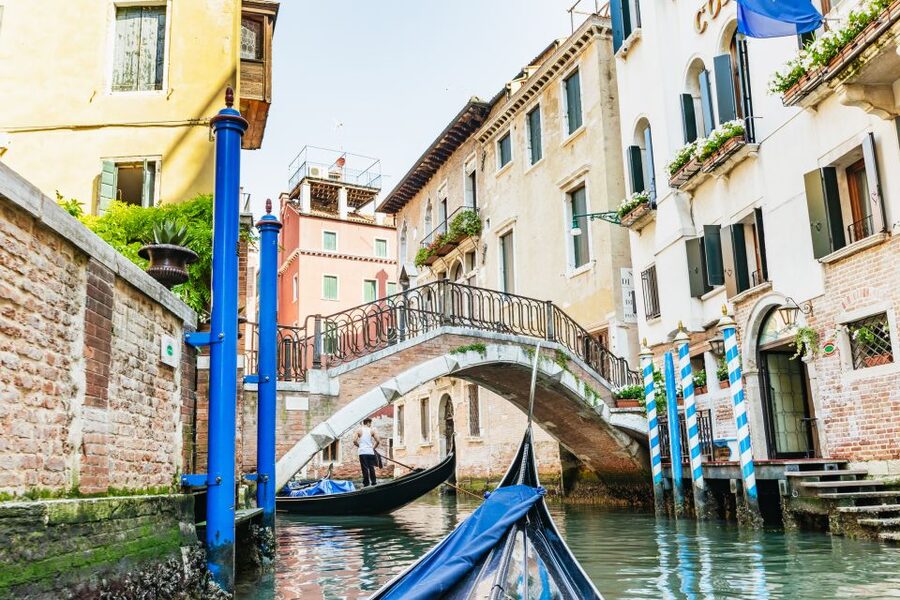 Venice: Private Gondola Ride along Grand Canal - Small details that make the ride better