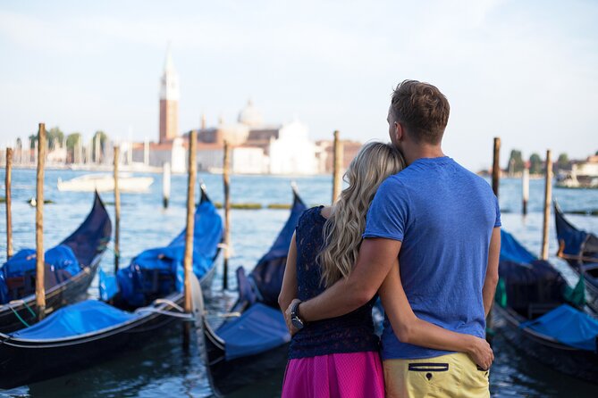 Venice Private Gondola Ride: Explore Hidden Canals and Sights - A gondola ride that shows two sides of Venice