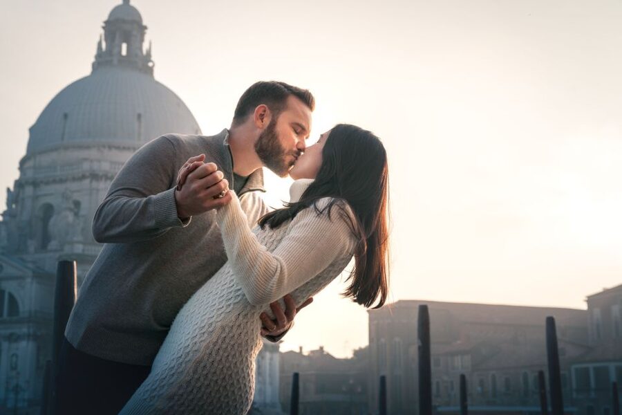 Venice: Private Gondola Ride with Photo Shoot - A gondola ride built around your photographs