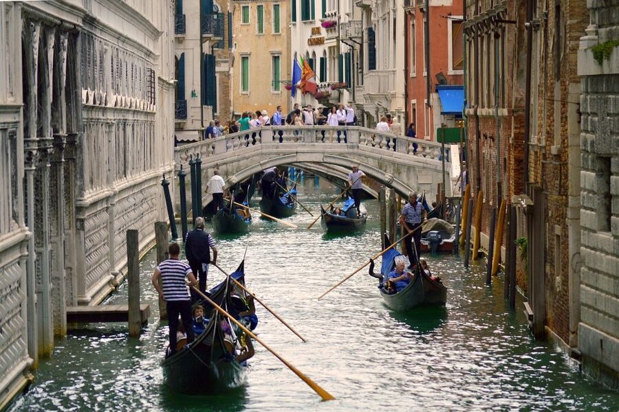 Venice: Private Gondola Tour - The optional accordion serenade