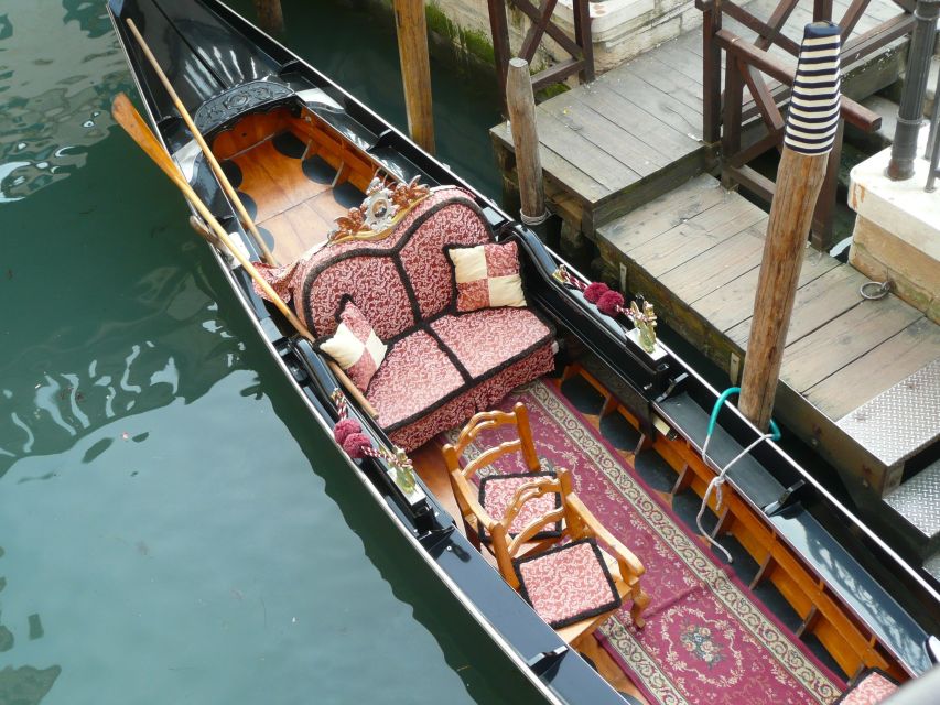 Venice: Private Gondola Tour - How much sightseeing fits into 30 minutes