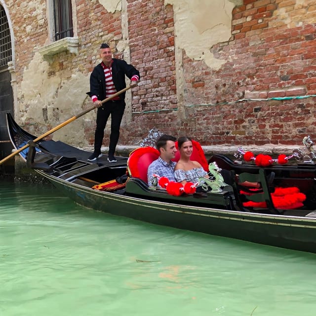 Venice: Private Grand Canal Gondola Ride from Rialto - Price, Timing, and Late Arrival Rules