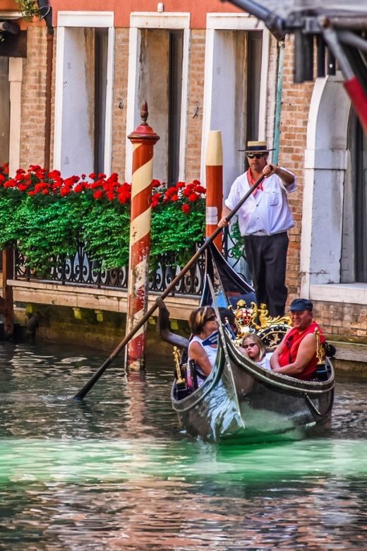 Venice: Private Grand Canal Gondola Ride from Rialto - Who Should Book This Gondola Ride