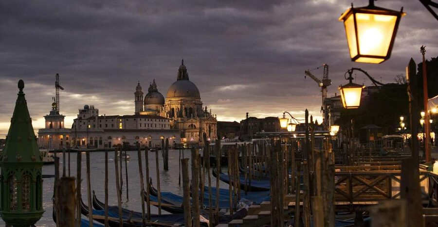 Venice: Private Murders & Mysteries Tour - Courtesans, Casinos, Brothels, and Casanova