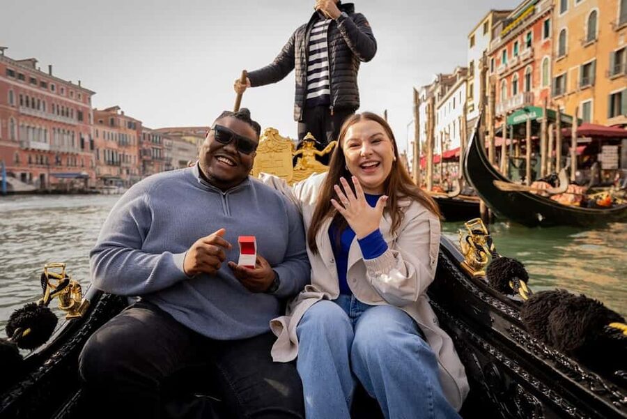 Venice: Private Photoshoot In Gondola - Why this Venice photoshoot works