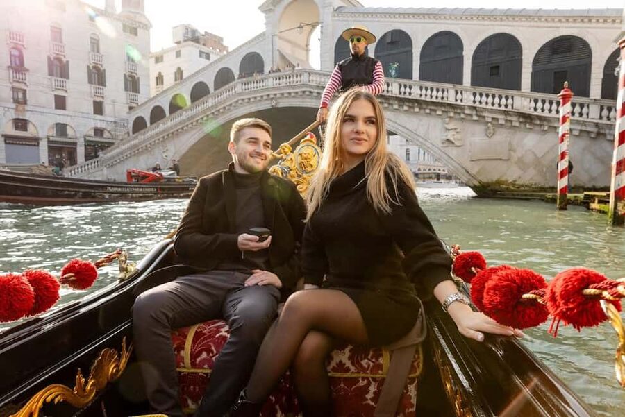 Venice: Private Photoshoot In Gondola - From a romantic canal to the Grand Canal