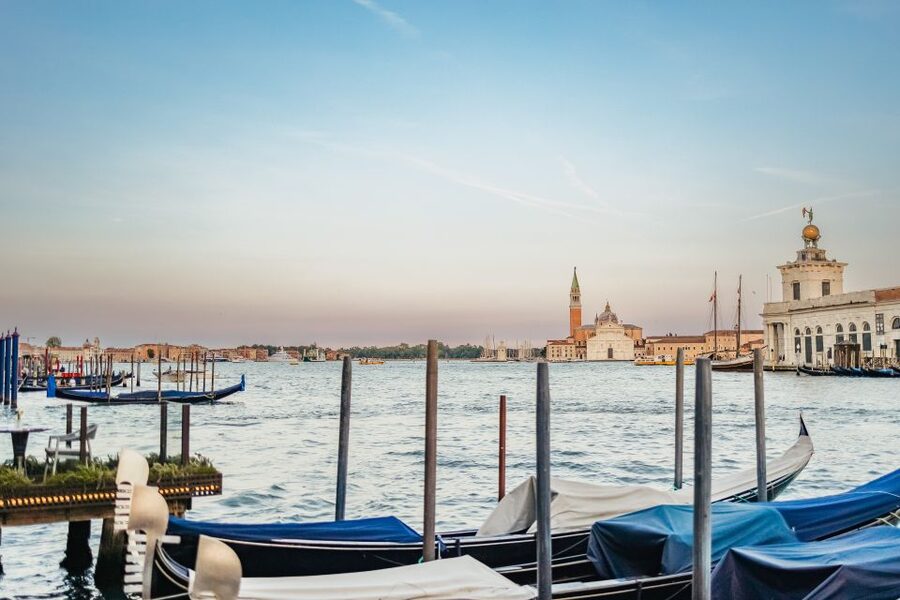 Venice: Private Tour with a Local Guide - Food, bars, shopping, and everyday advice