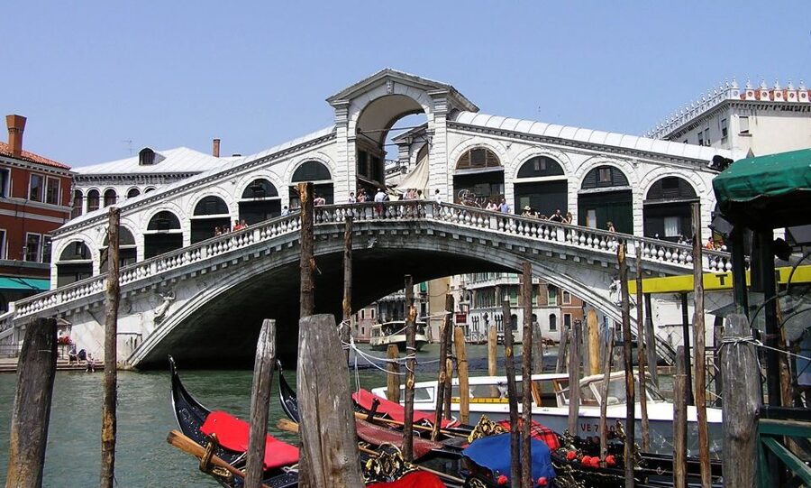 Venice: Private Tour with Doge's Palace, St. Mark's, Gondola - Starting at Rialto, then heading toward St. Mark’s Square