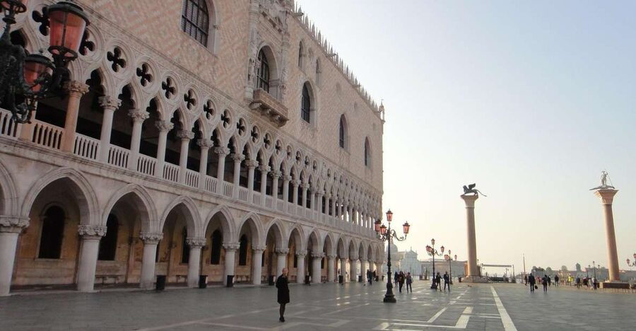 Venice: Religion Walking Tour with Doge’s Palace Tickets - Entering the Doge’s Palace with skip-the-line access