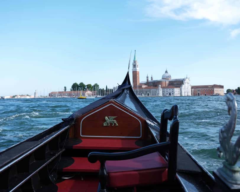 Venice: Rialto Bridge & Offbeat Unusual Venice Walking Tour - Casanova, La Fenice, and stories with a human scale