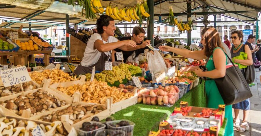 Venice: Rialto Market Food and Wine Lunchtime Tour - Campo San Bartolomeo, Marco Polo, and Casanova