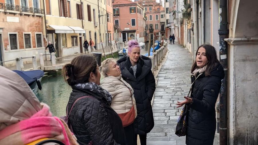 Venice: Rialto Market Street Food Tour - What the guide adds to the experience