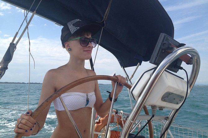 Venice Sailing Cruise to northern lagoon - Cooking an Italian fish lunch on board