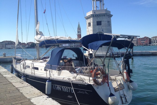 Venice Sailing Cruise to northern lagoon - Your first 30 minutes: safety, sailing basics, and settling in