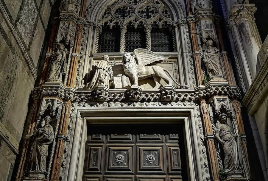 Venice: Saint Mark's Basilica Private Tour at Night - Booking details worth checking